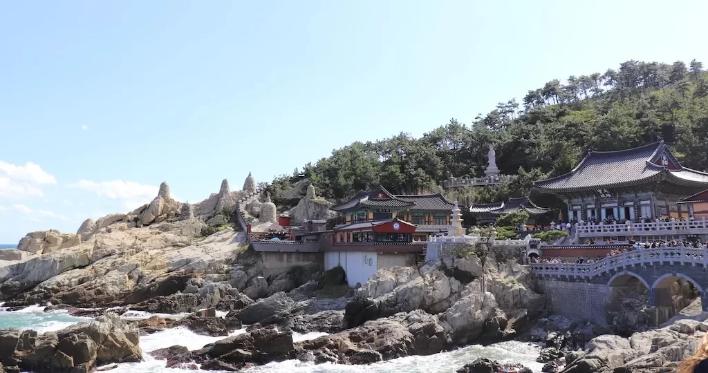 This Buddhist Temple Has the Most Beautiful Views (Haedong Yonggungsa), Busan